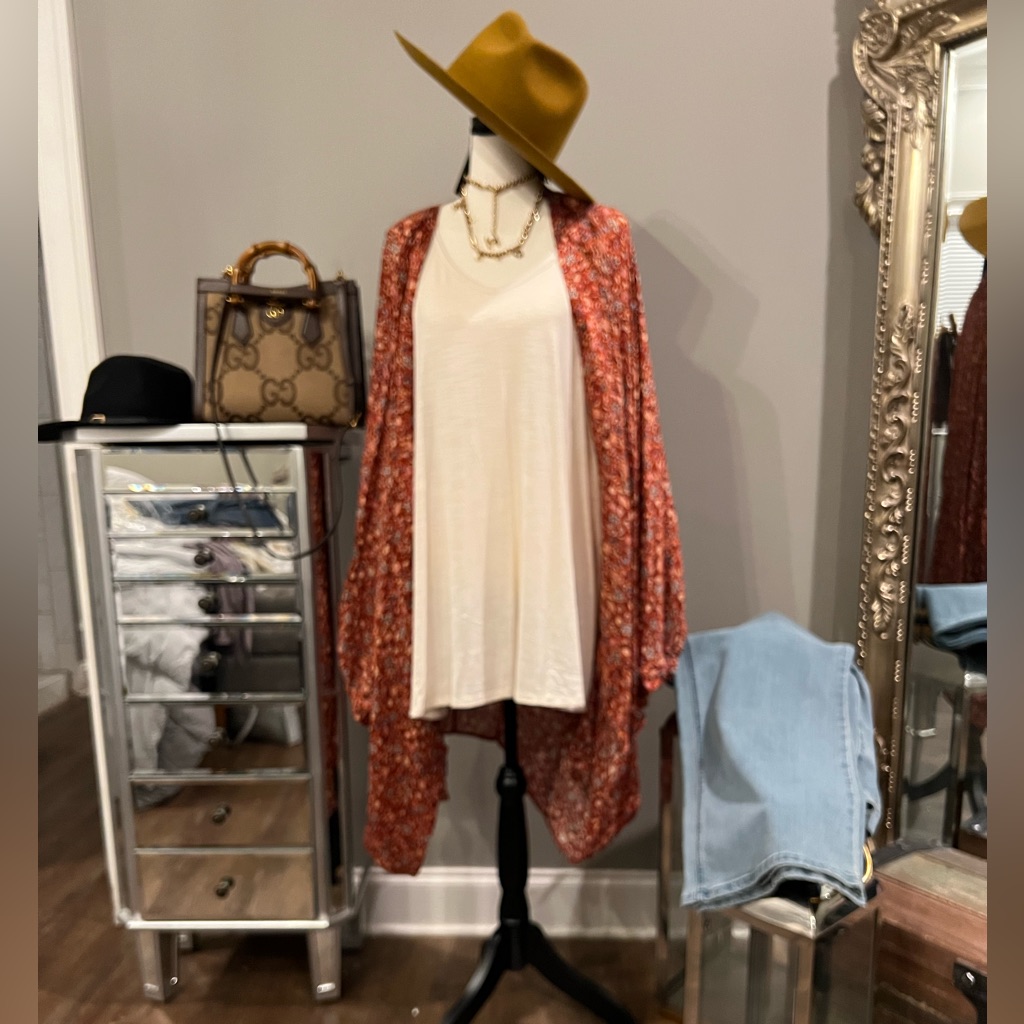 Gigipip Hat/ Floral Duster / And Bellbottoms And Gucci Bag Make This Fab